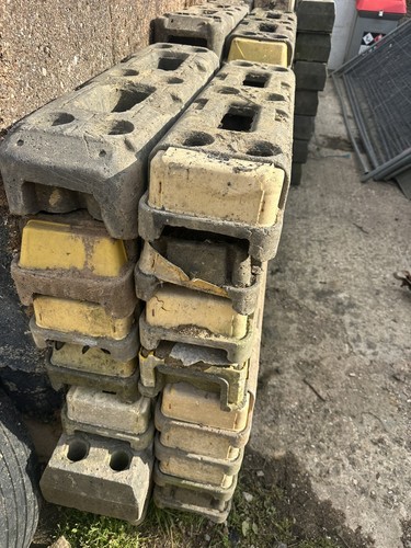 Heras fencing feet blocks - heras,